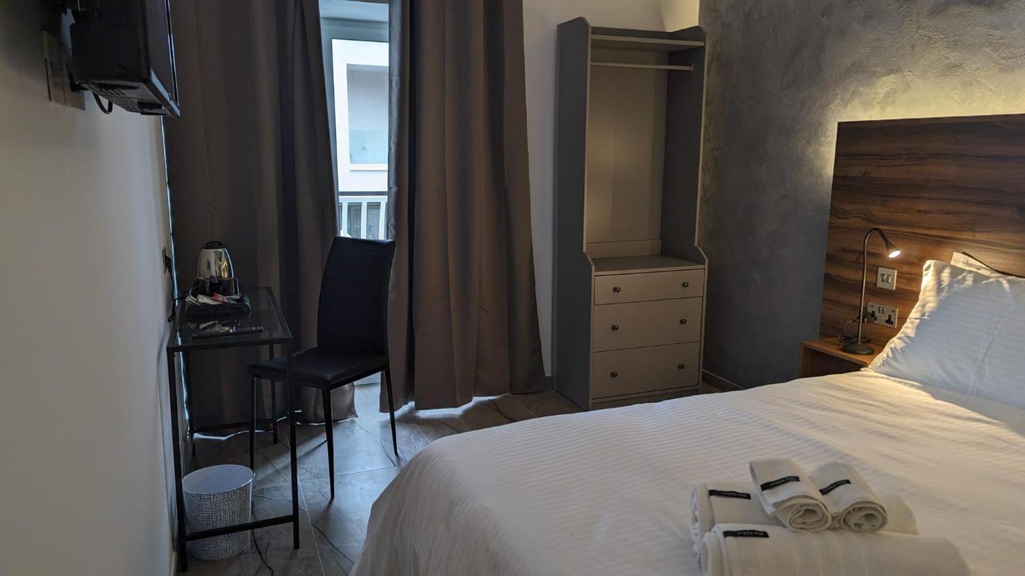 De La Croix Hotel Saint Julian's ภายนอก รูปภาพ